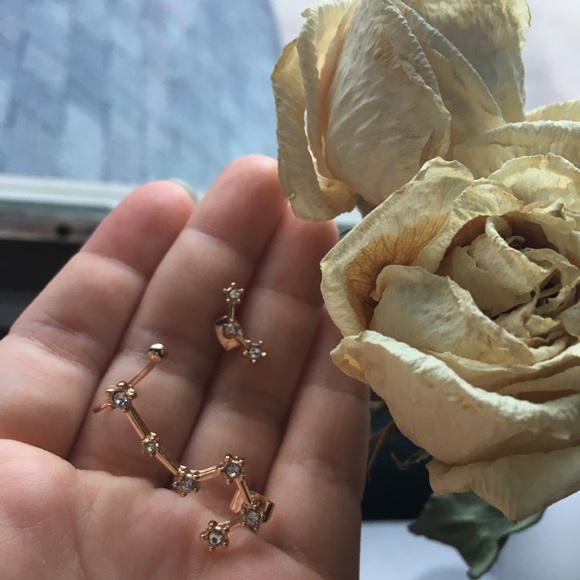 Claire's Jewelry - 🌻 Constellation Earrings 🌻 Claire's Jewelry - 🌻 Constellation Earrings 🌻